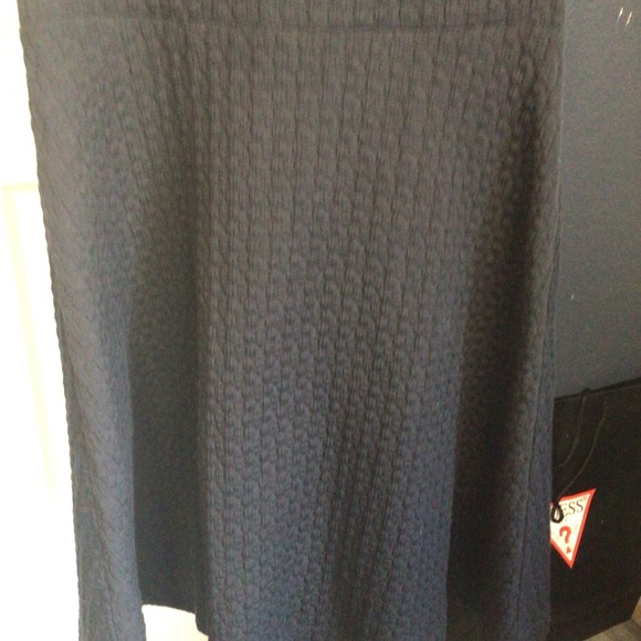 Elegant Black Sleeveless Dress - Picture 7 of 7